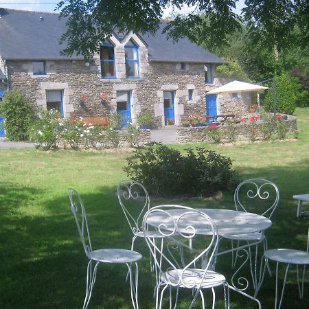 Hotel La Touche D'En Bas Plouguenast Exterior foto